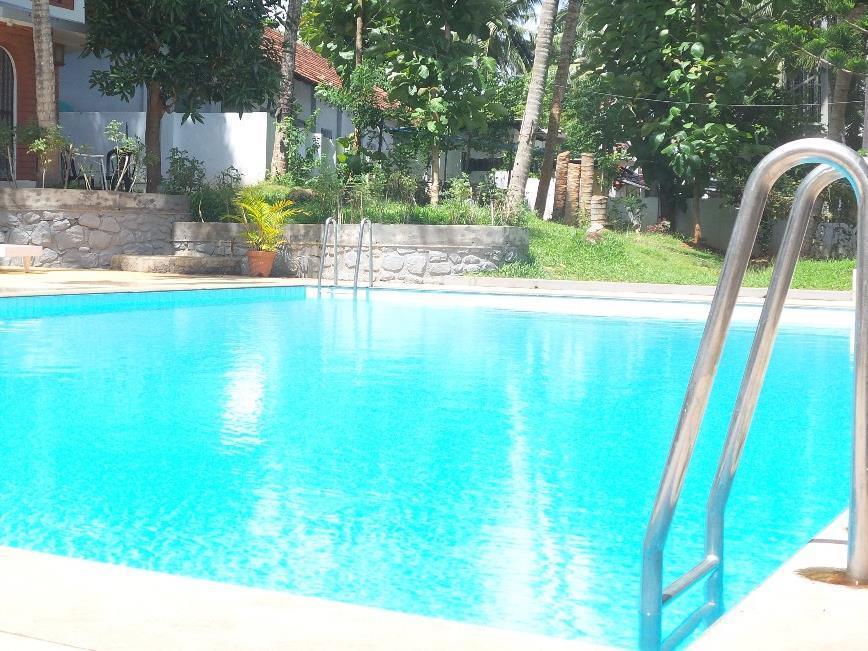 Raja Hotel Kovalam Extérieur photo