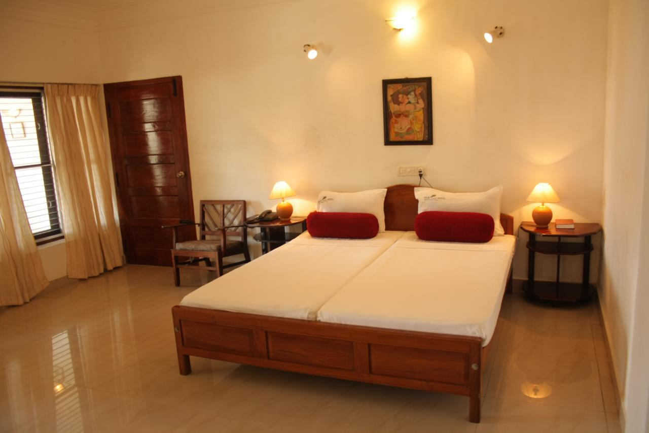 Raja Hotel Kovalam Extérieur photo