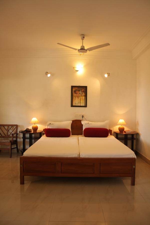 Raja Hotel Kovalam Extérieur photo